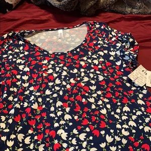 Lg classic T floral